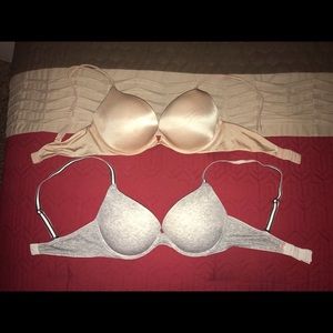 Victoria’s Secret bras 32D